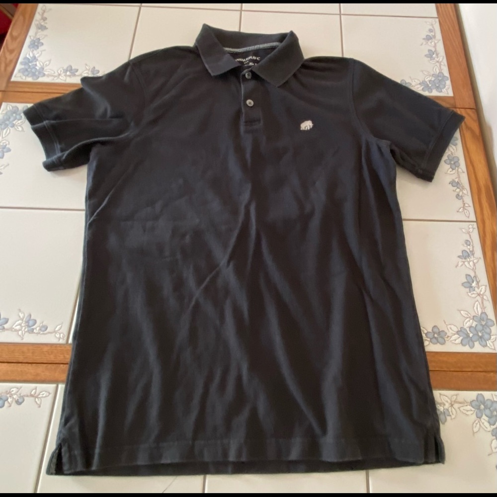Men’s Banana Republic Short Sleeve.  Size Medium in Black